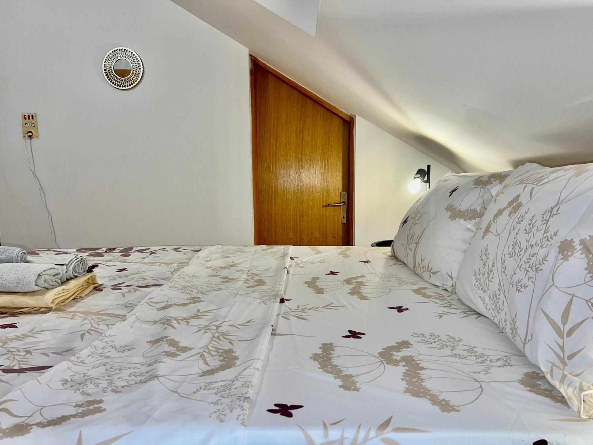 Center One-bedroom Loft *