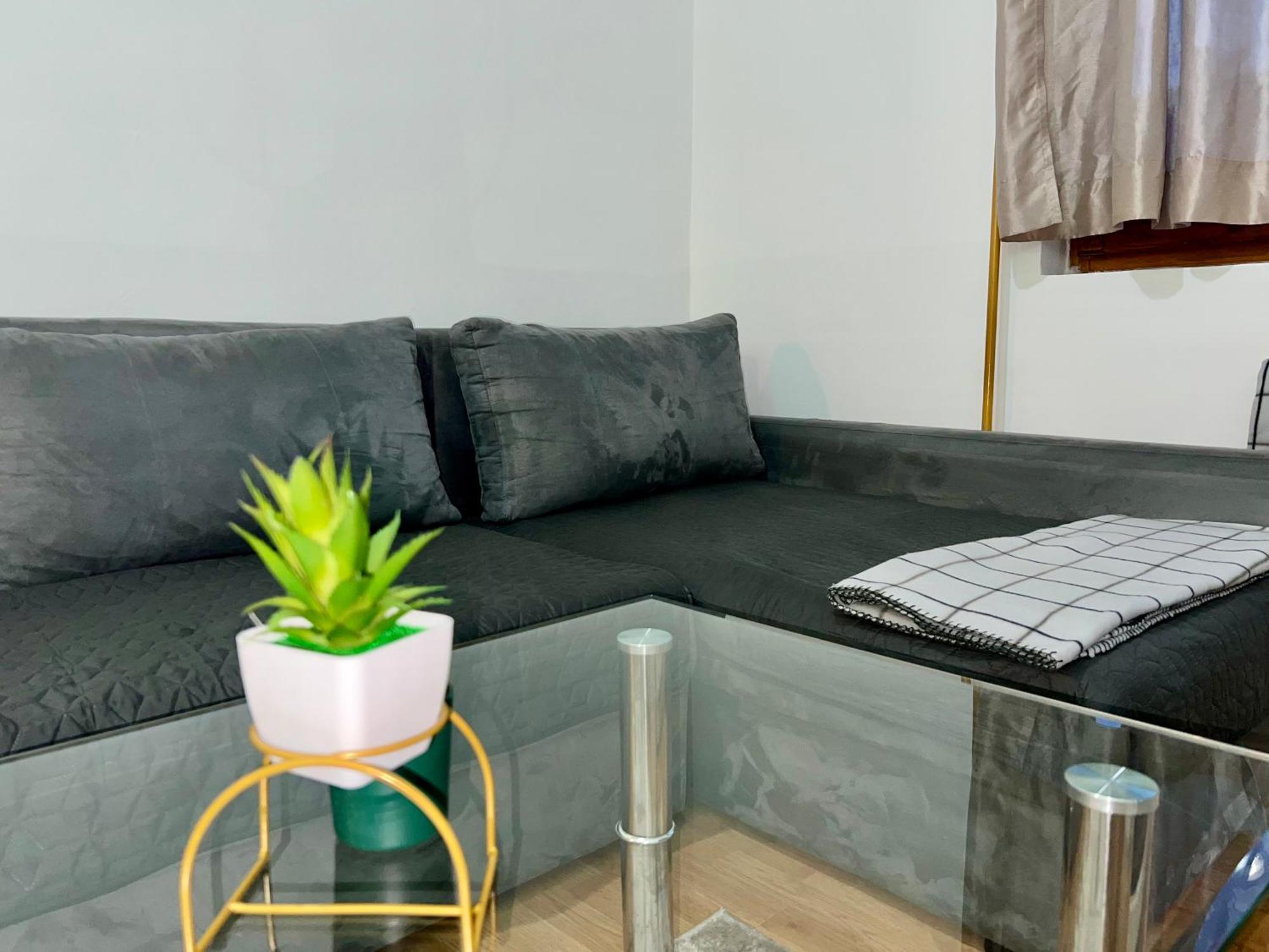 Center One-bedroom Loft *