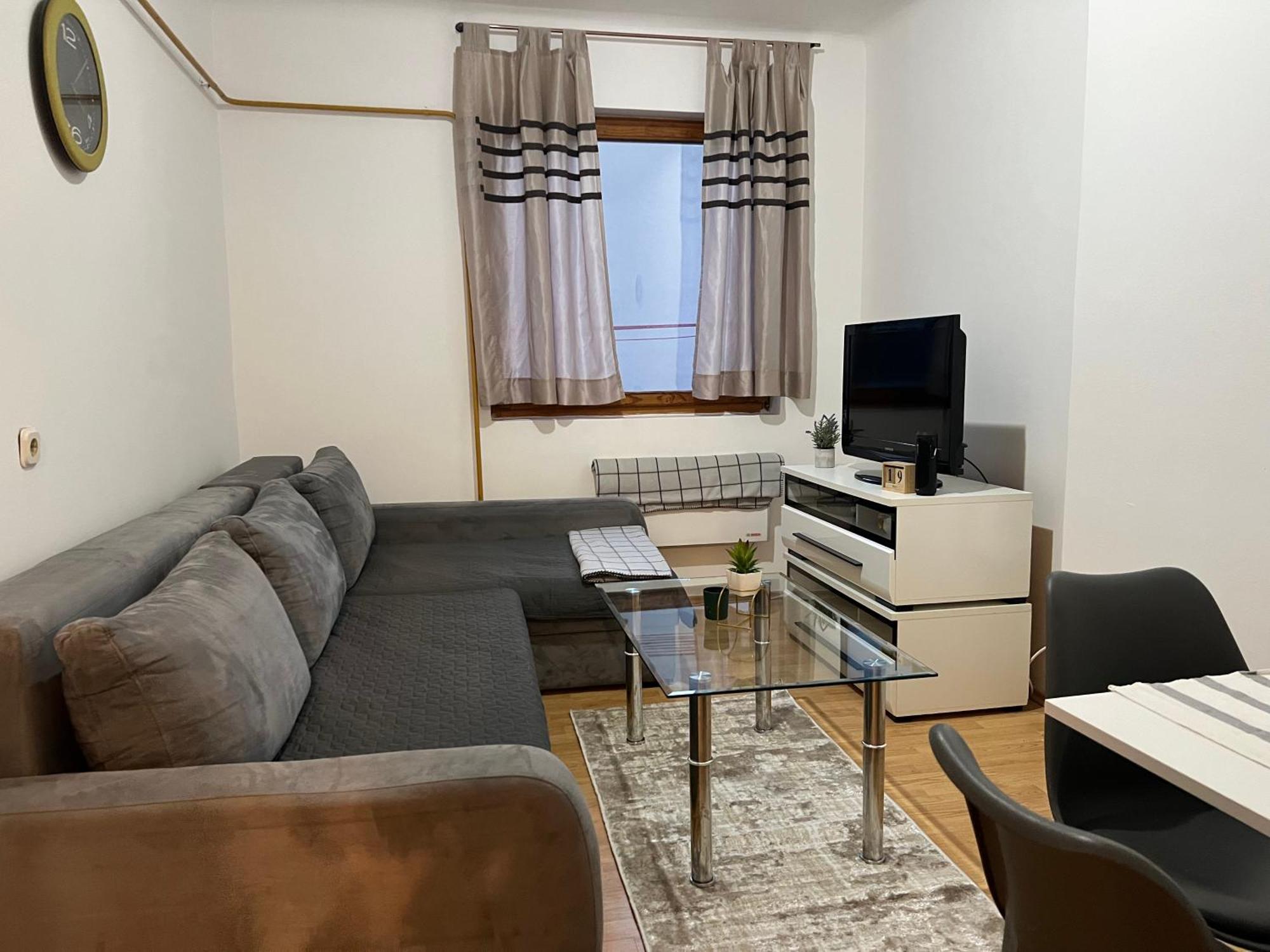 Center One-bedroom Loft * SJJ