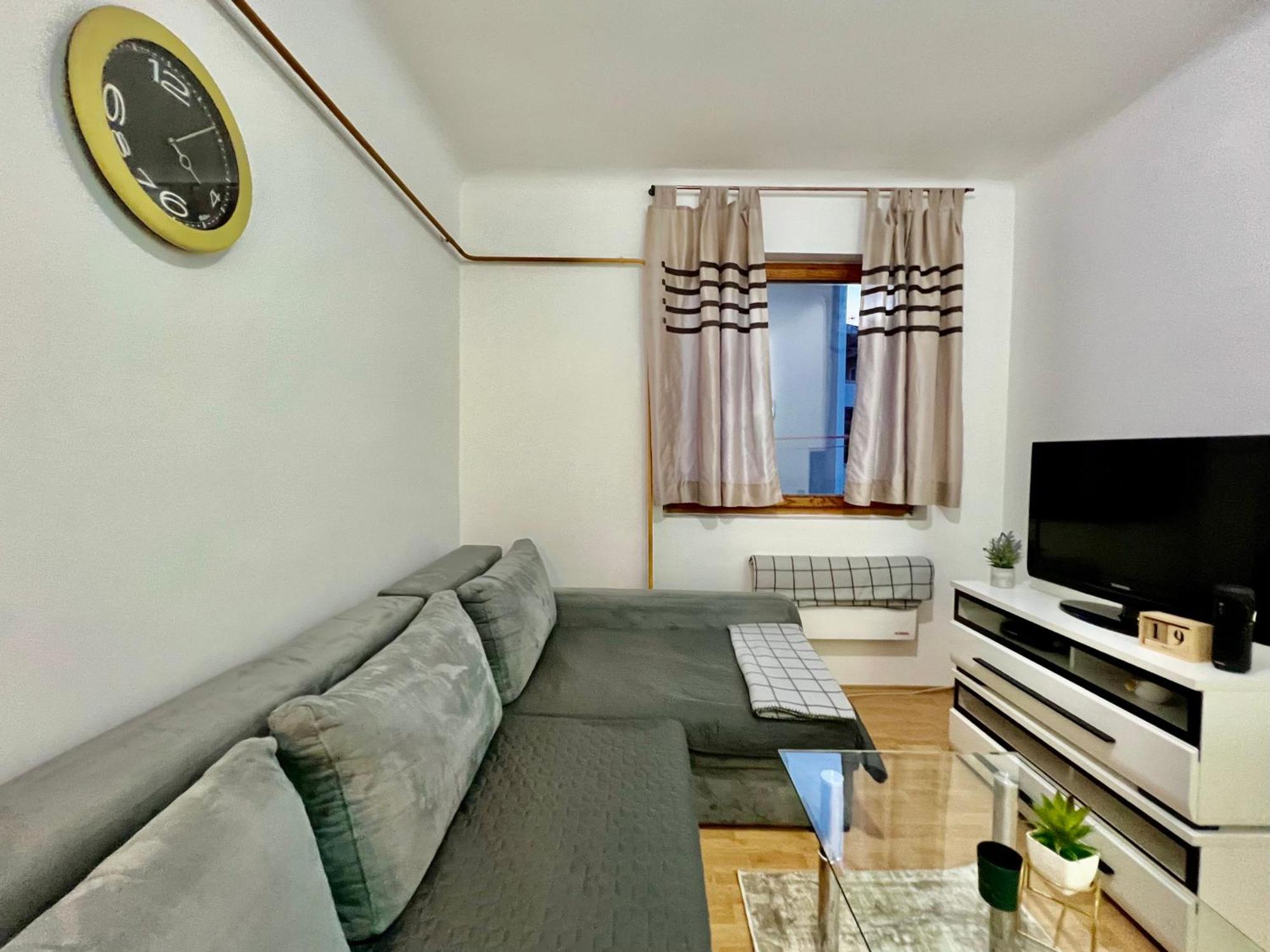 Center One-bedroom Loft Apartman *