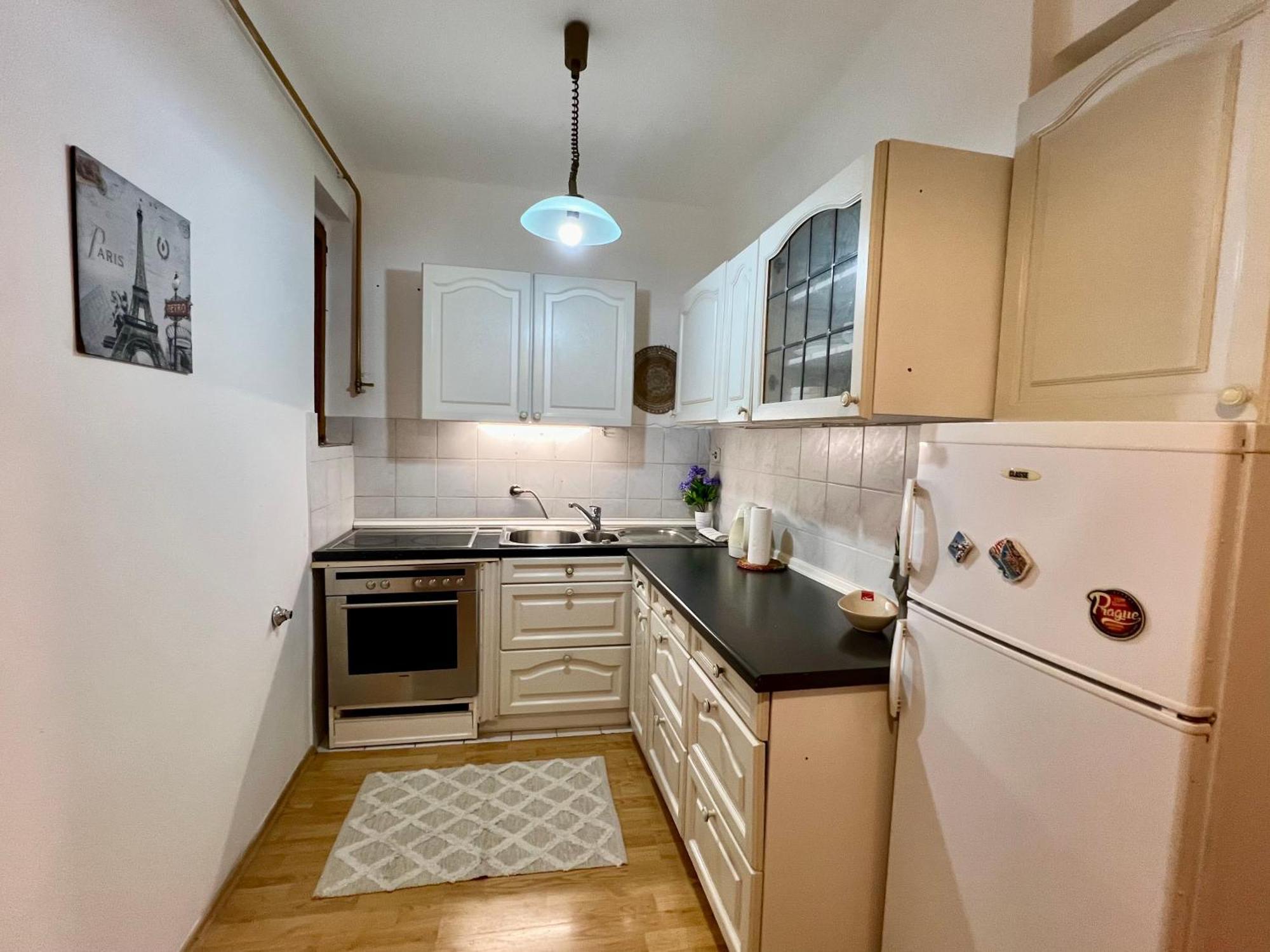 Center One-bedroom Loft *