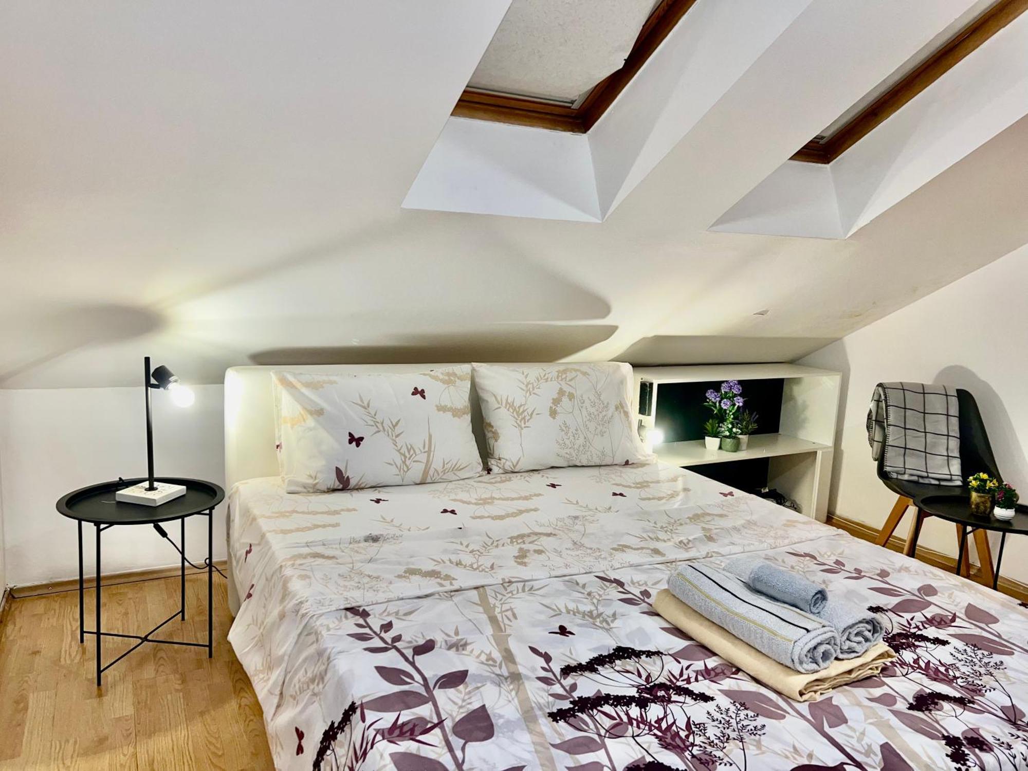 Apartment Center One-bedroom Loft SJJ
