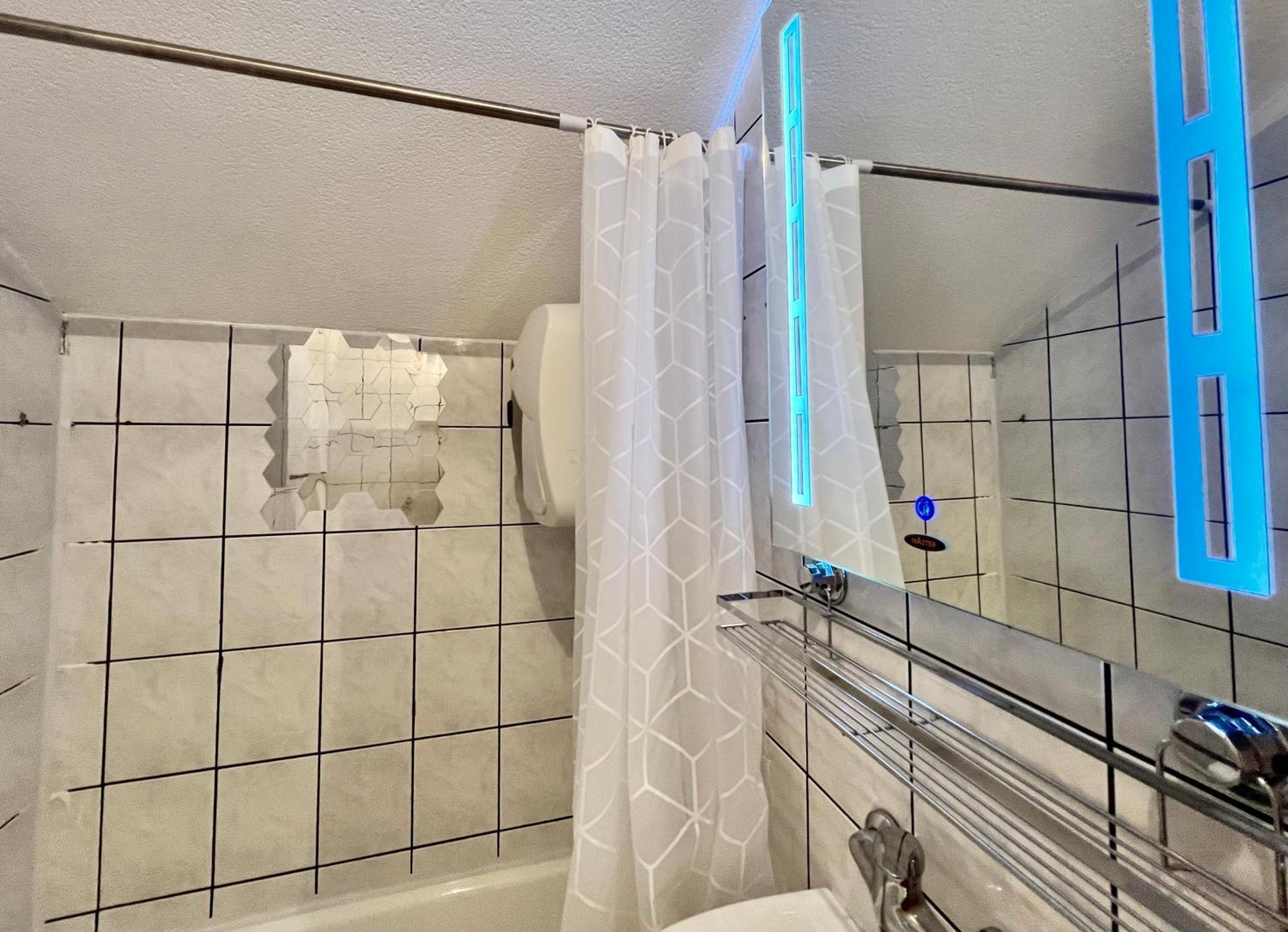 Center One-bedroom Loft * SJJ